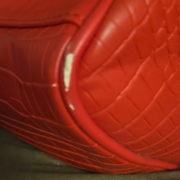 Elegant Red Travel Bag Set By Tote And Carry - Picture 16 of 16